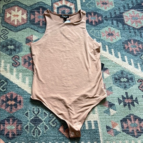 Express Sleeveless Bodysuit - Picture 1 of 8